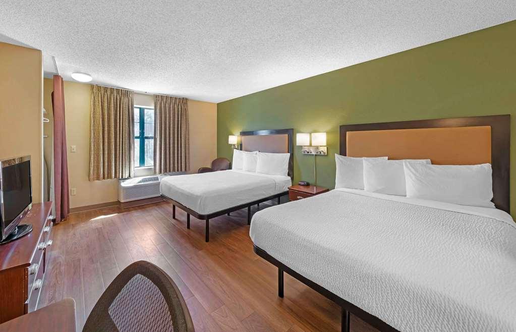 Extended Stay America Select Suites - Greensboro - Wendover Ave - Big Tree Way Room photo