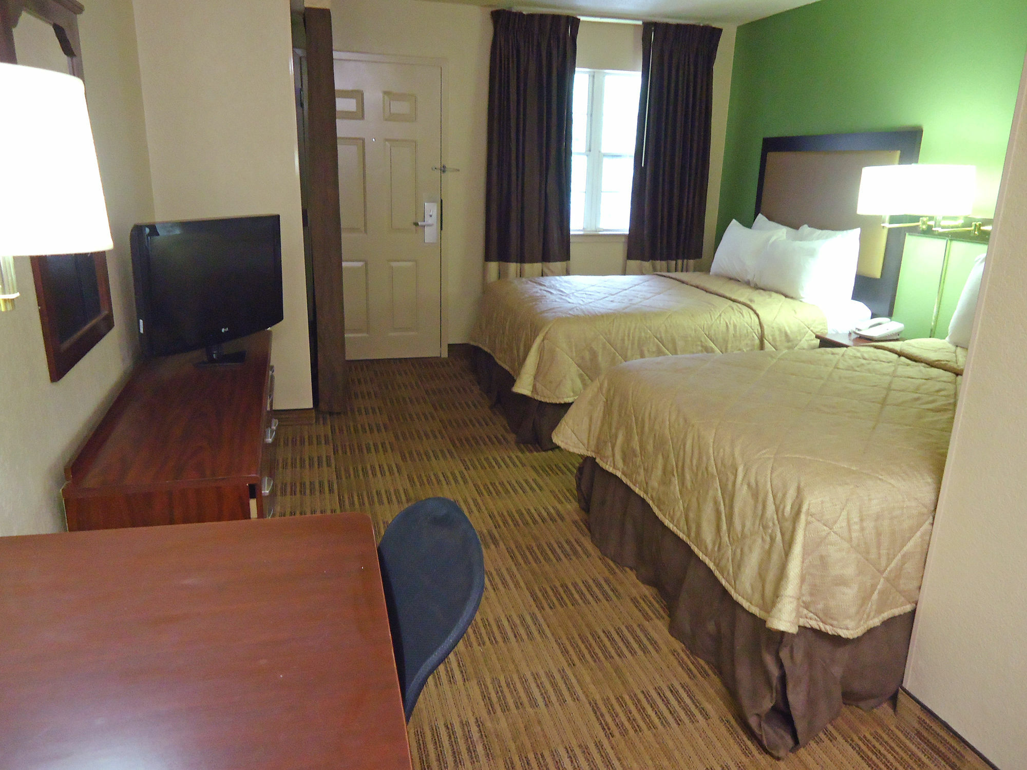 Extended Stay America Select Suites - Greensboro - Wendover Ave - Big Tree Way Exterior photo